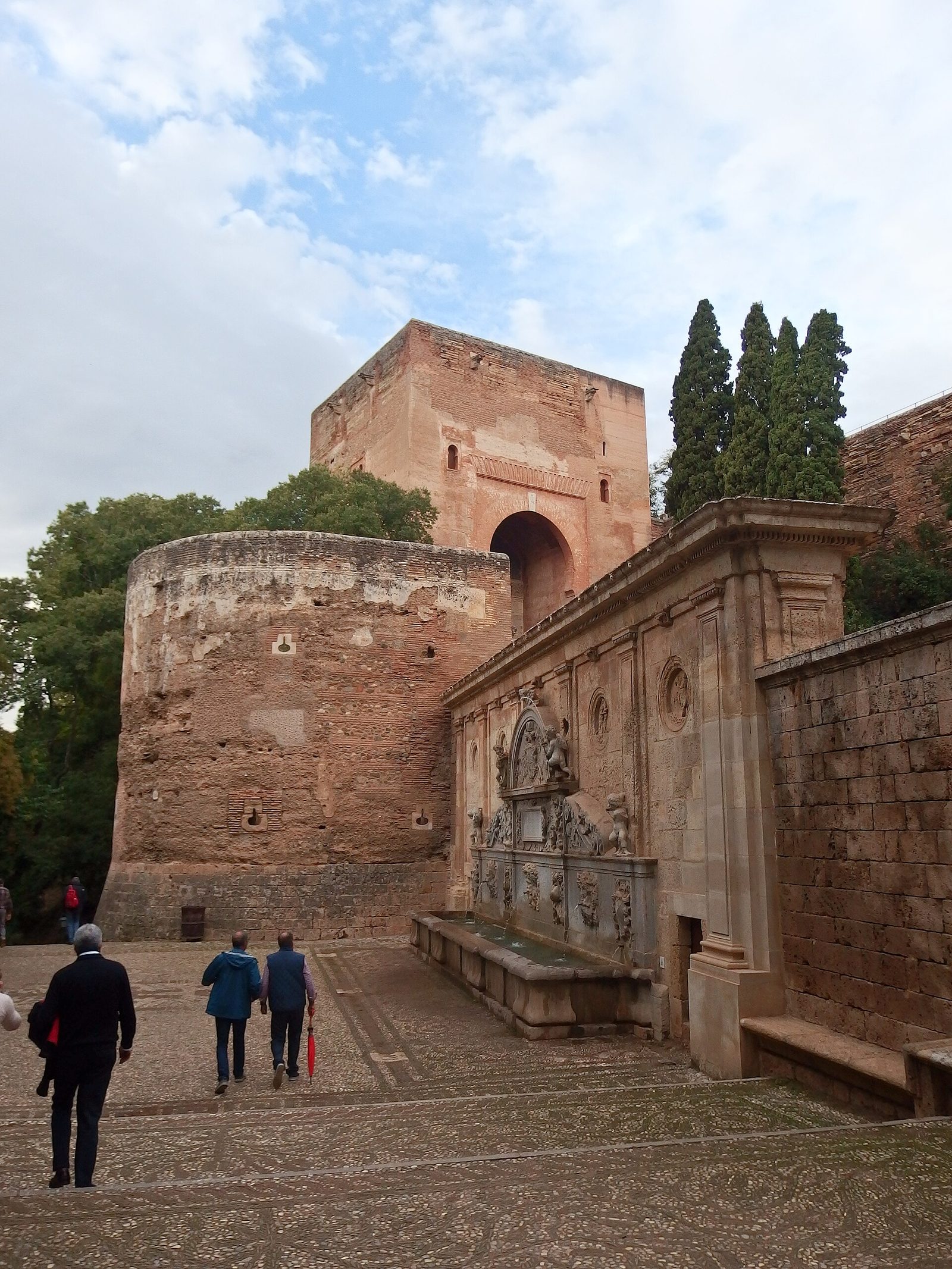 Puerta de la Justicia vista desde fuera, en el entorno de la Alhambra